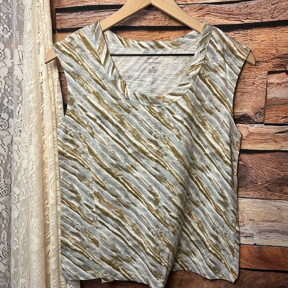 Banana Republic Gold, Gray, and Cream Tank Top (005) - Picture 2 of 4